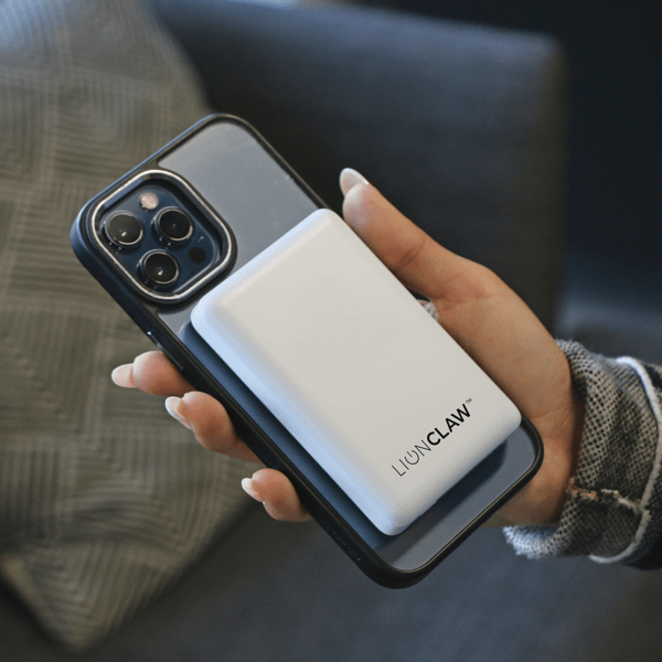 Lion Energy CLAW 10000 mAh Magsafe PD20W Fast Charge Powerbank 28