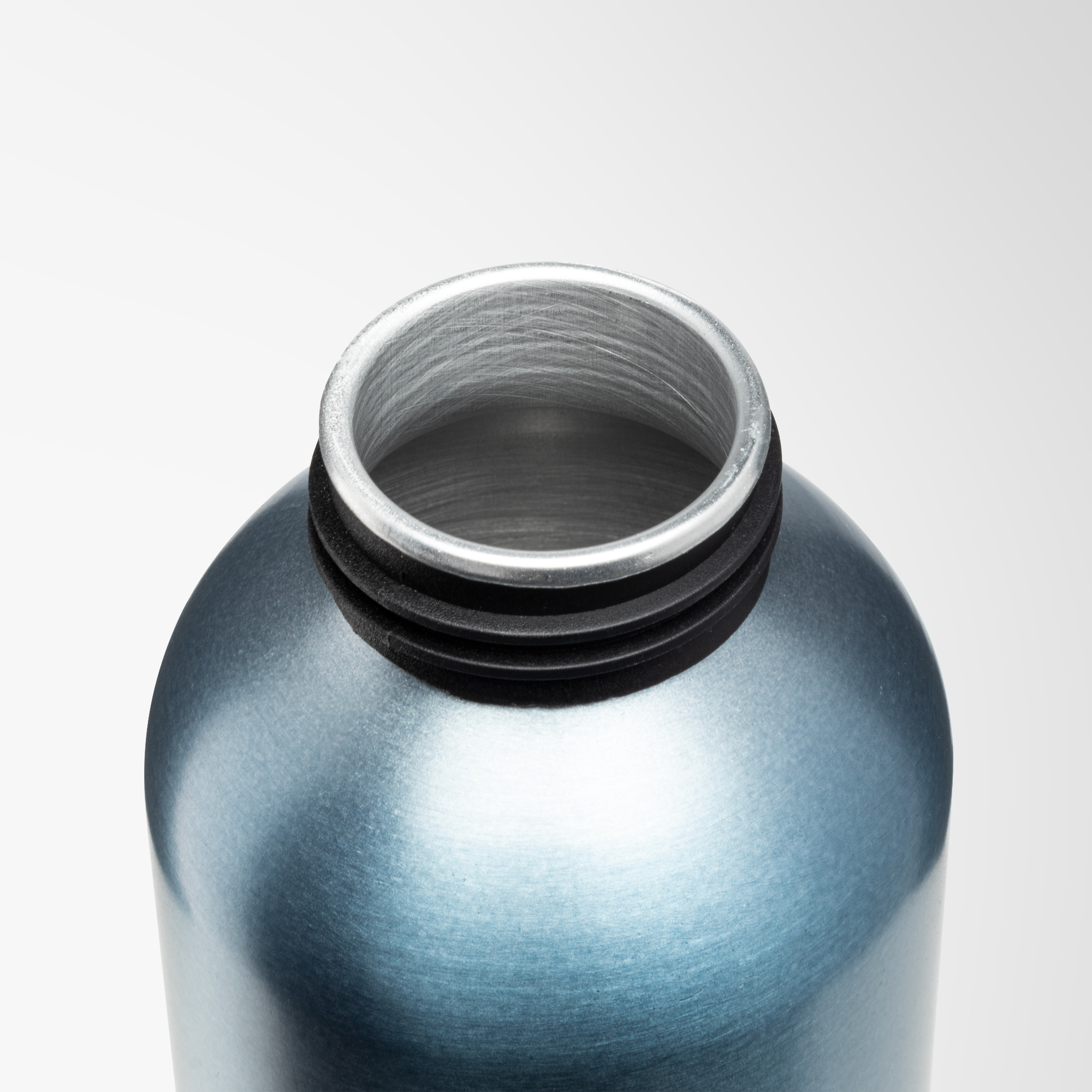 Astrid - 24 oz. Recycled Aluminum Metallic Bottle 2