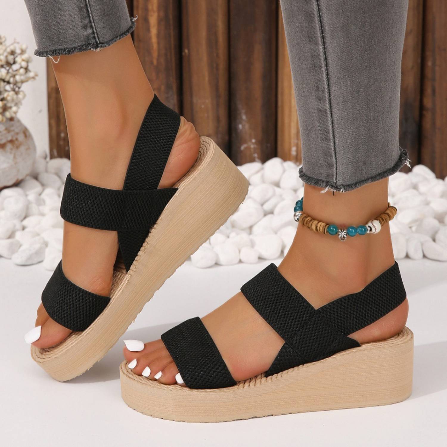 Fashionable Roman sandals 1