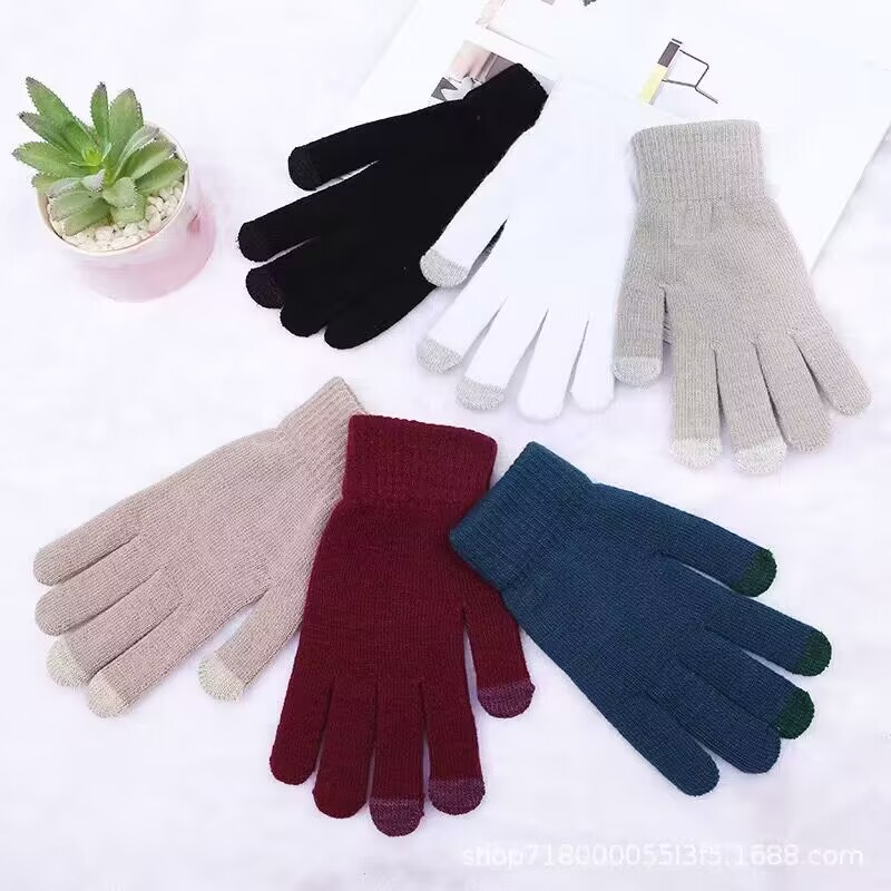 Woolen insulated gloves 1