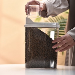 Plastic Storage Tank With Lid  68.4 oz 7