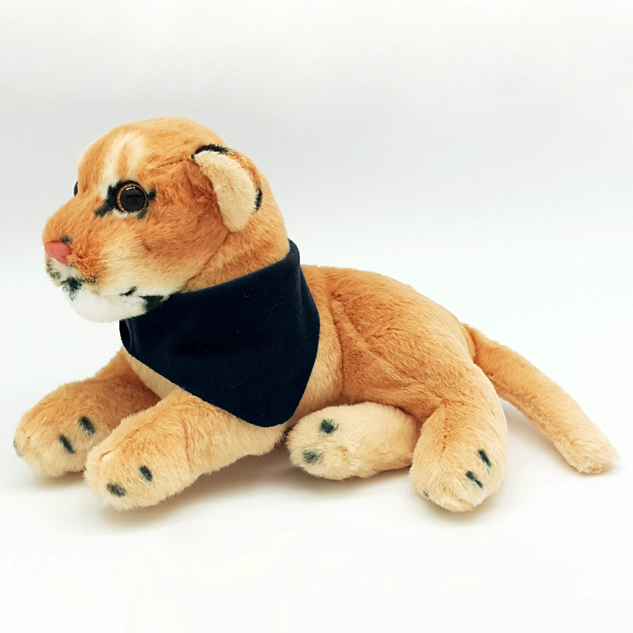 8" Jungle Animals Sitting Lioness 8
