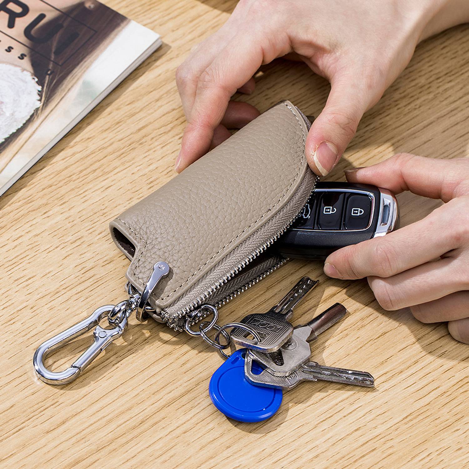 cowhide waist-hanging car key case 4