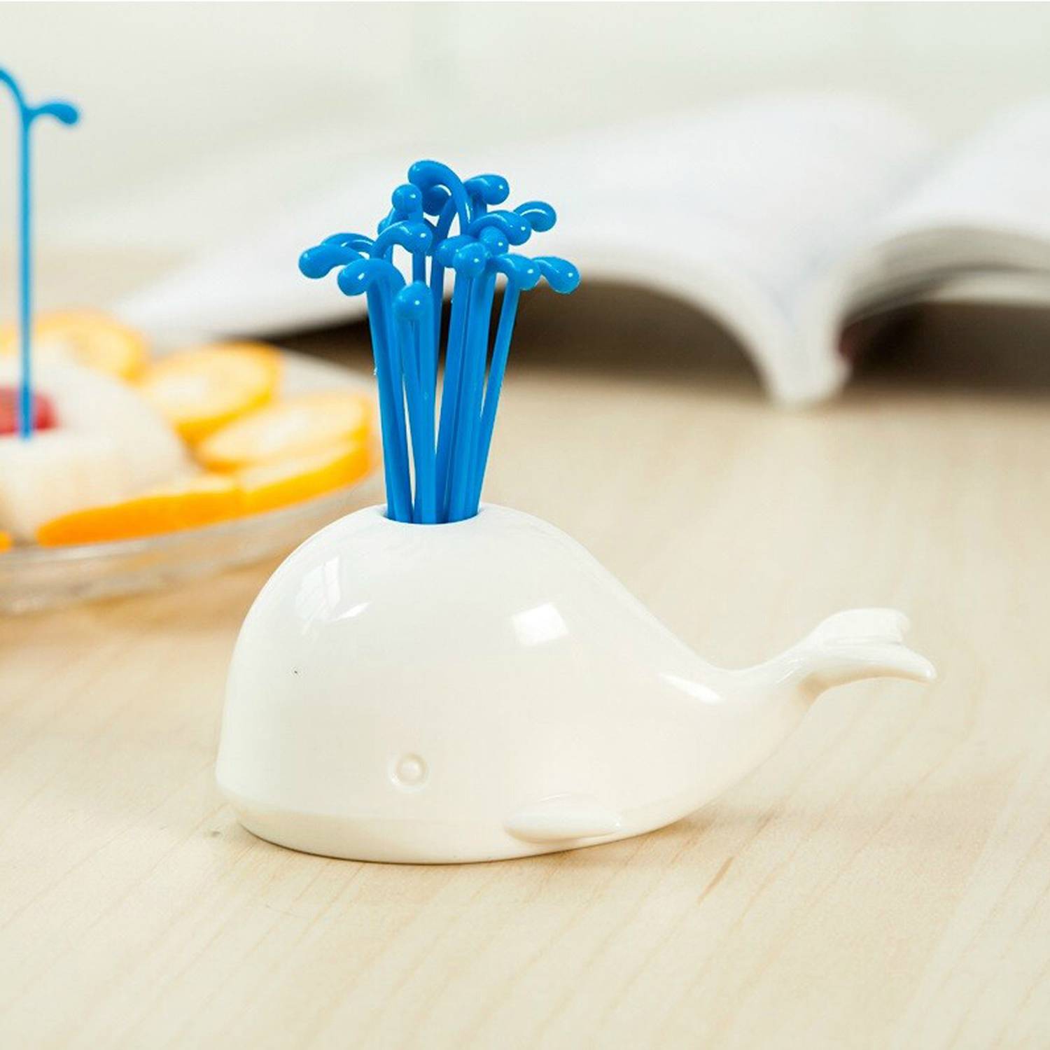 Home Kitchen Plastic Cake&Fruit Whale-Shaped Fruit Fork Set 4