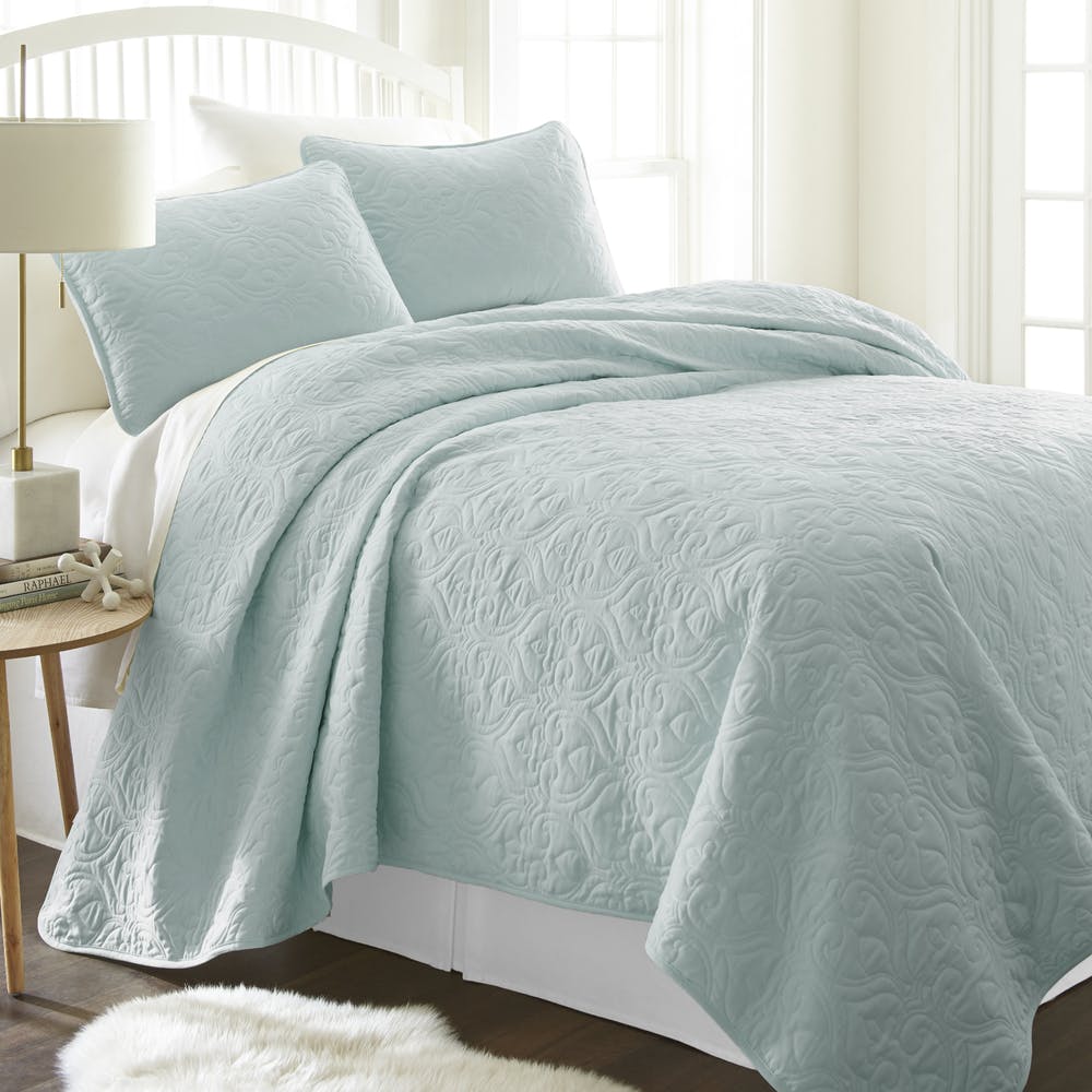 Premium Quilted Coverlet Sets - Pale Blue King Damask Pattern 3 Piece 2