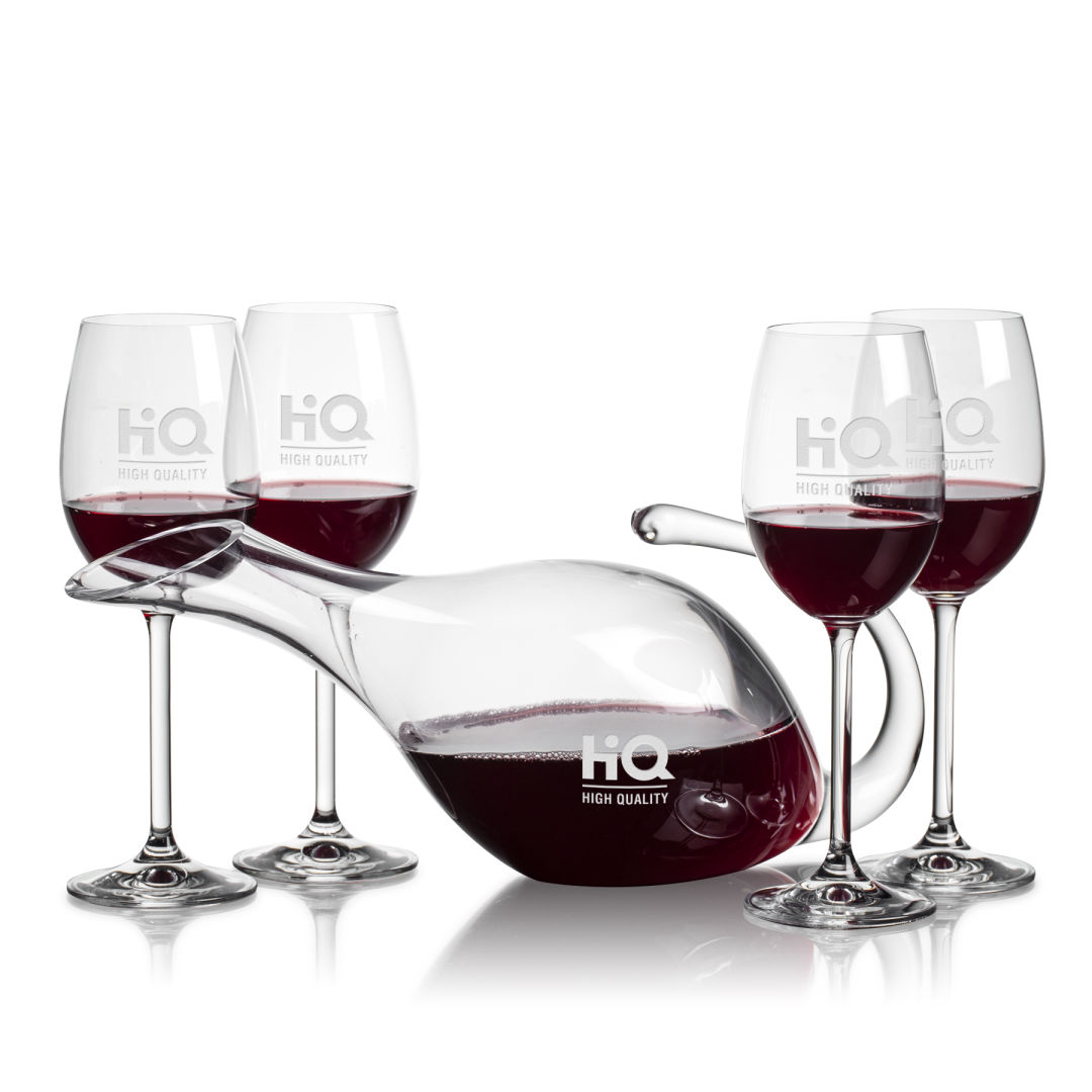 Reyna Carafe & Woodbridge Wine 2