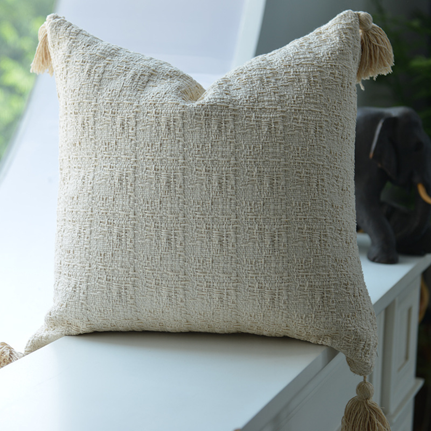 Cotton Linen Pillow Cover with Tassels 4