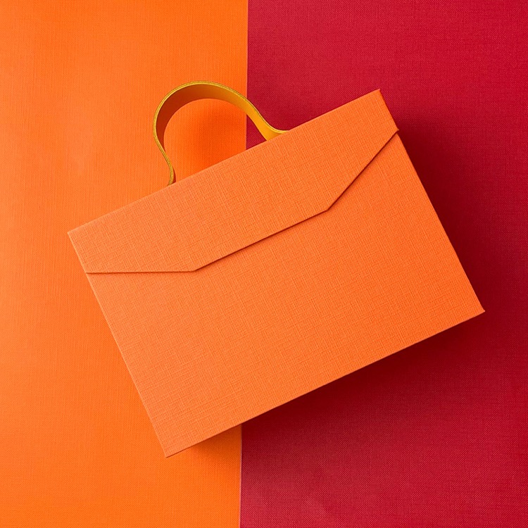 High-End Custom Paper Packaging Gift Box with Magnetic 2