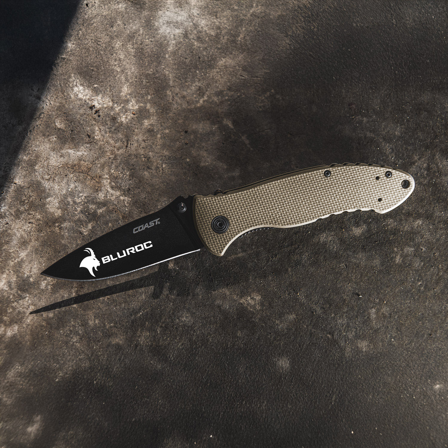 Coast® DX342 Folding Pocket Knife 2