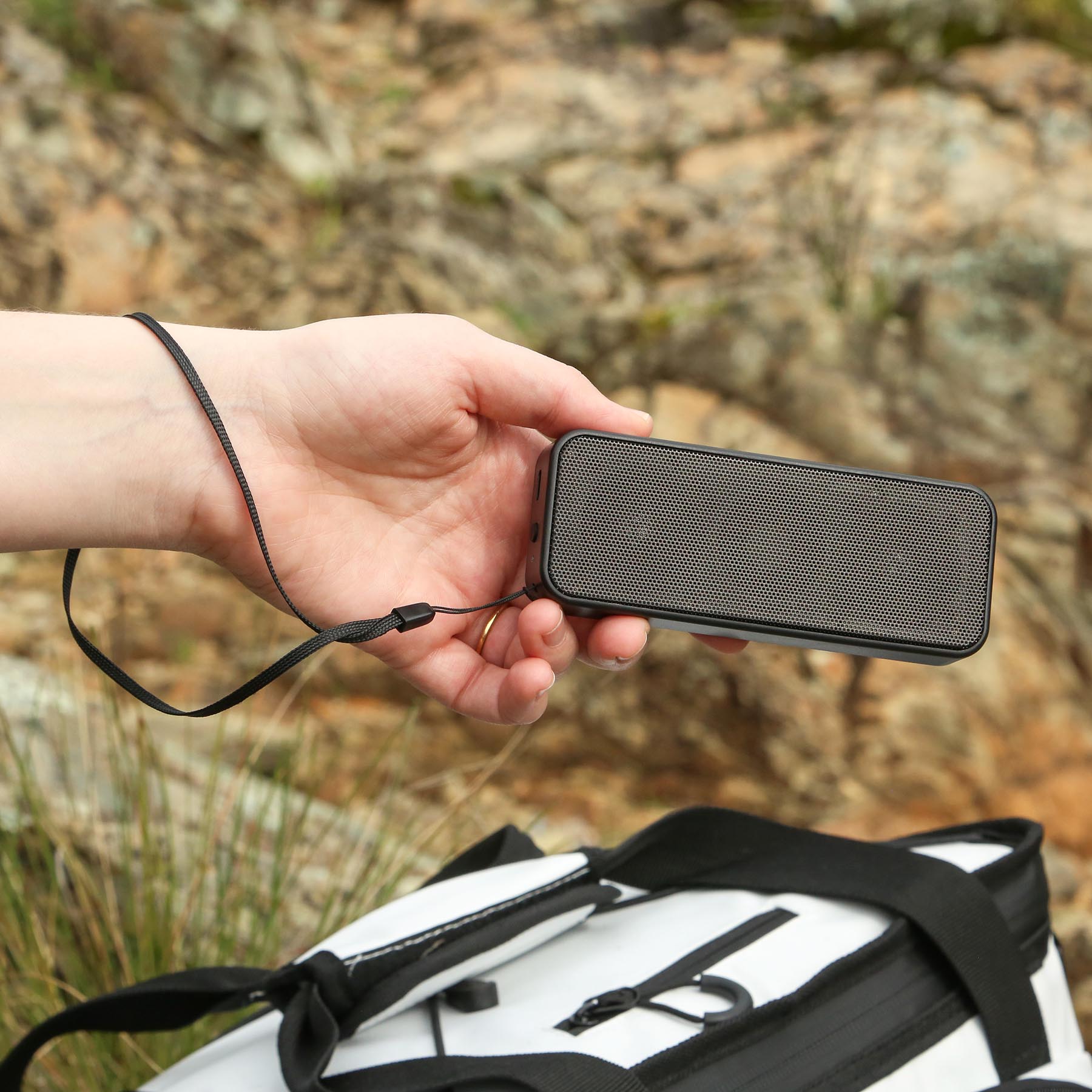Chillamanjaro™ 18 Can Altitune Cooler Bag 4