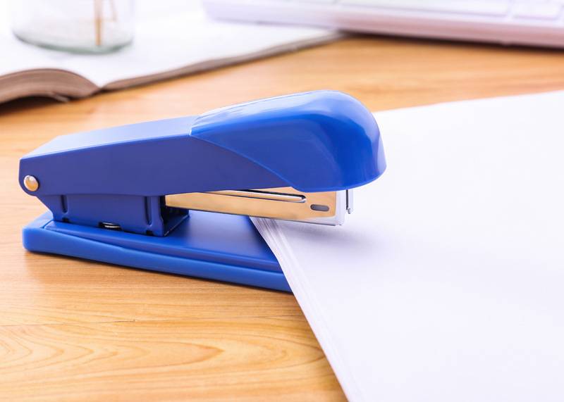 Office & Home Desktop Stapler 7