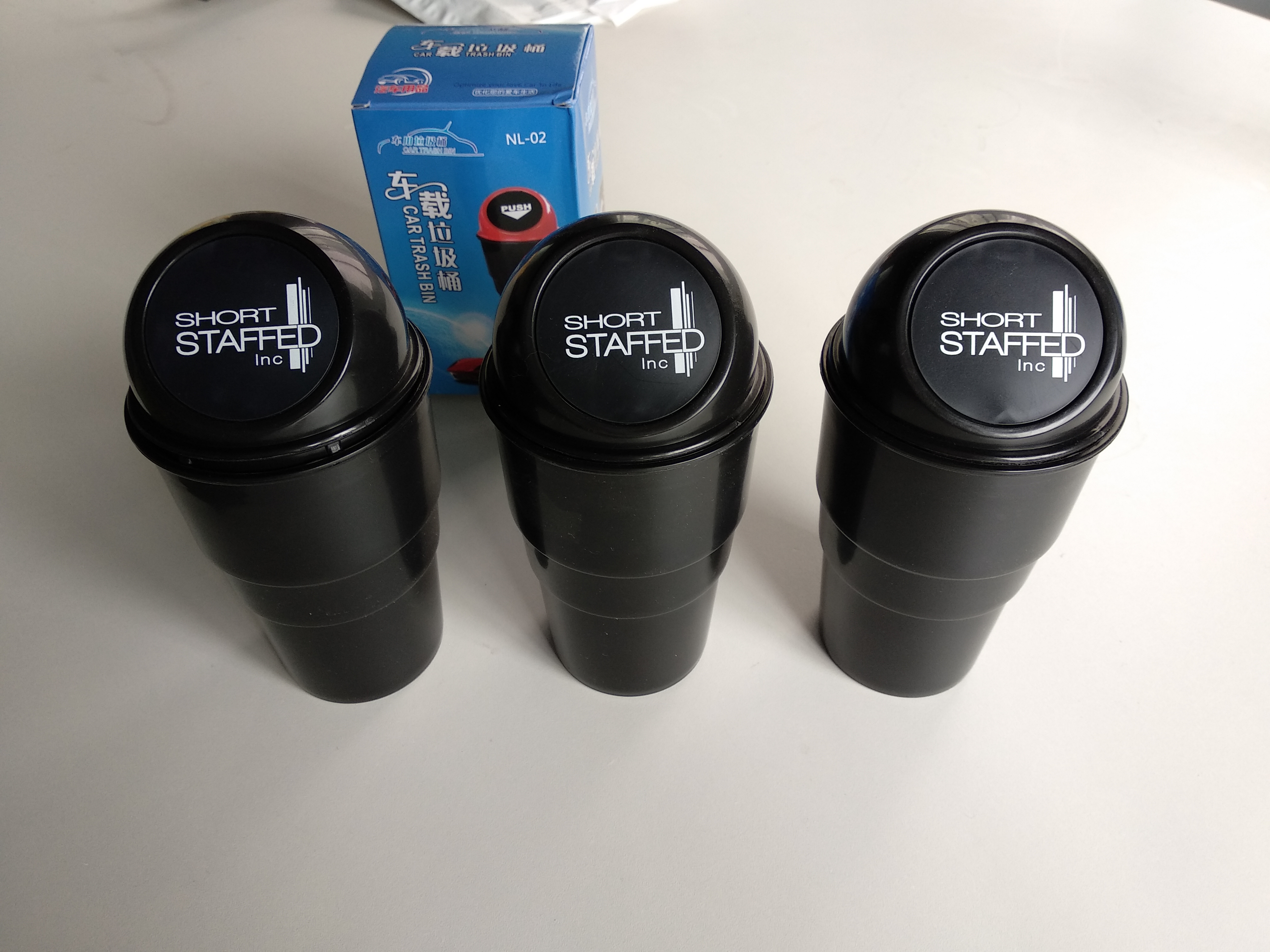 Mini Auto Car Garbage Can 2