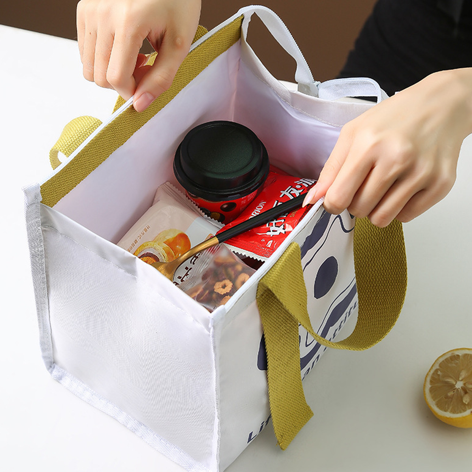 Household Large-Capacity Tote Meal Insulated Bag 4