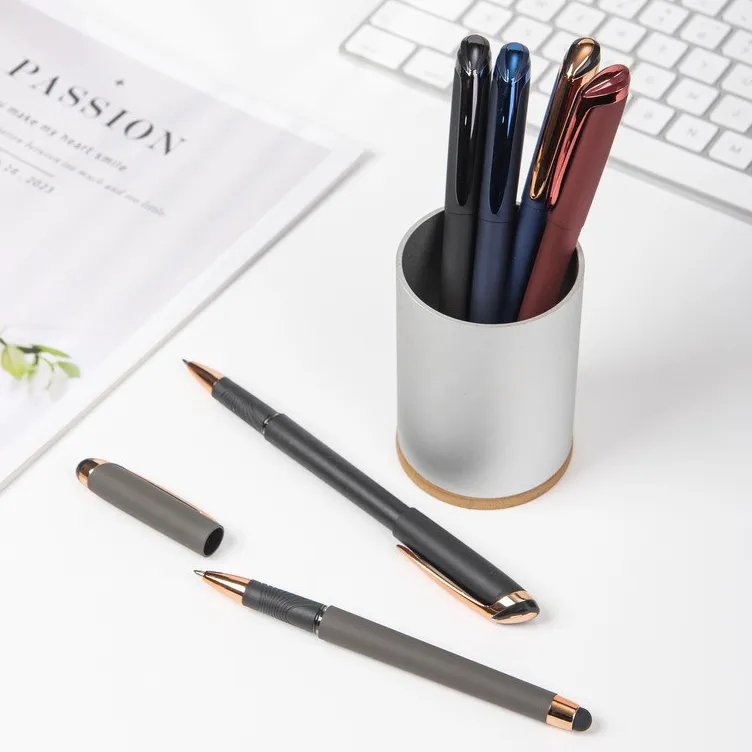 Maria Gel Pen with Rose Gold Trim 2