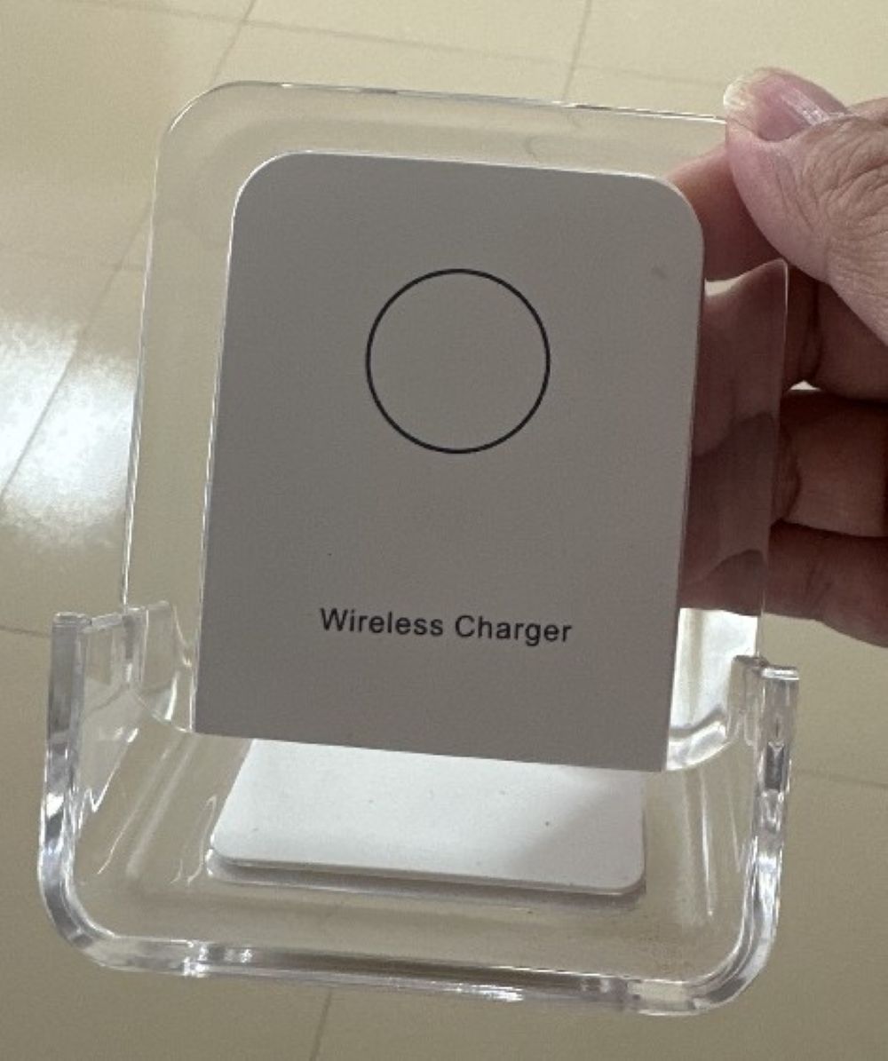 Wireless Charger and Phone Stand 3