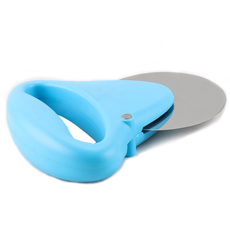 Plastic Pizza Cutter 4