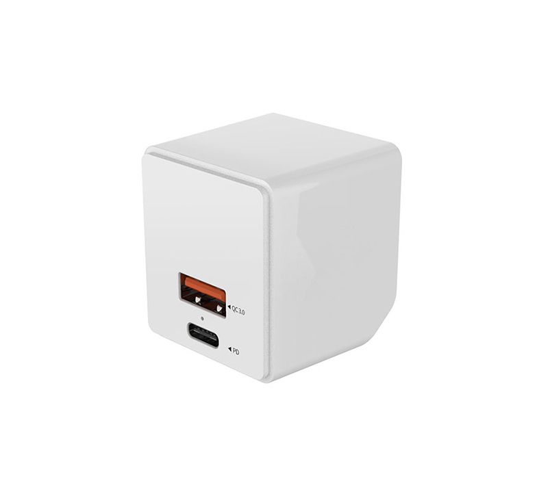 Dual Port USB Foldable Wall Plug Charger - PD 18W + QC3.0 6
