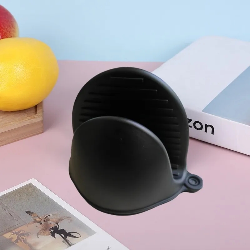 Wholesale Silicone Heatproof Oven Mitts Set 11