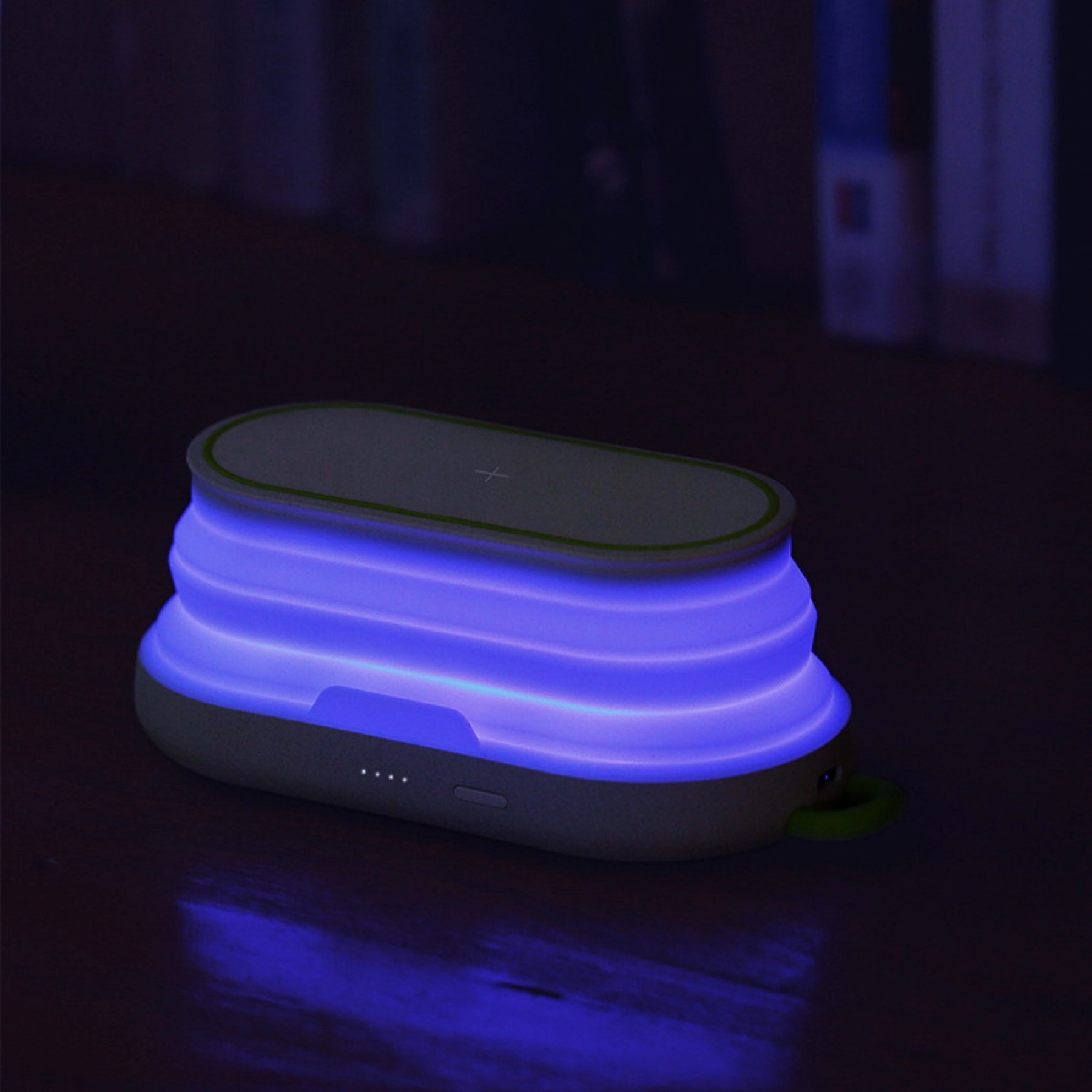 LED Foldable Qi Fast Wireless Charger with 5000mA Power Bank 4