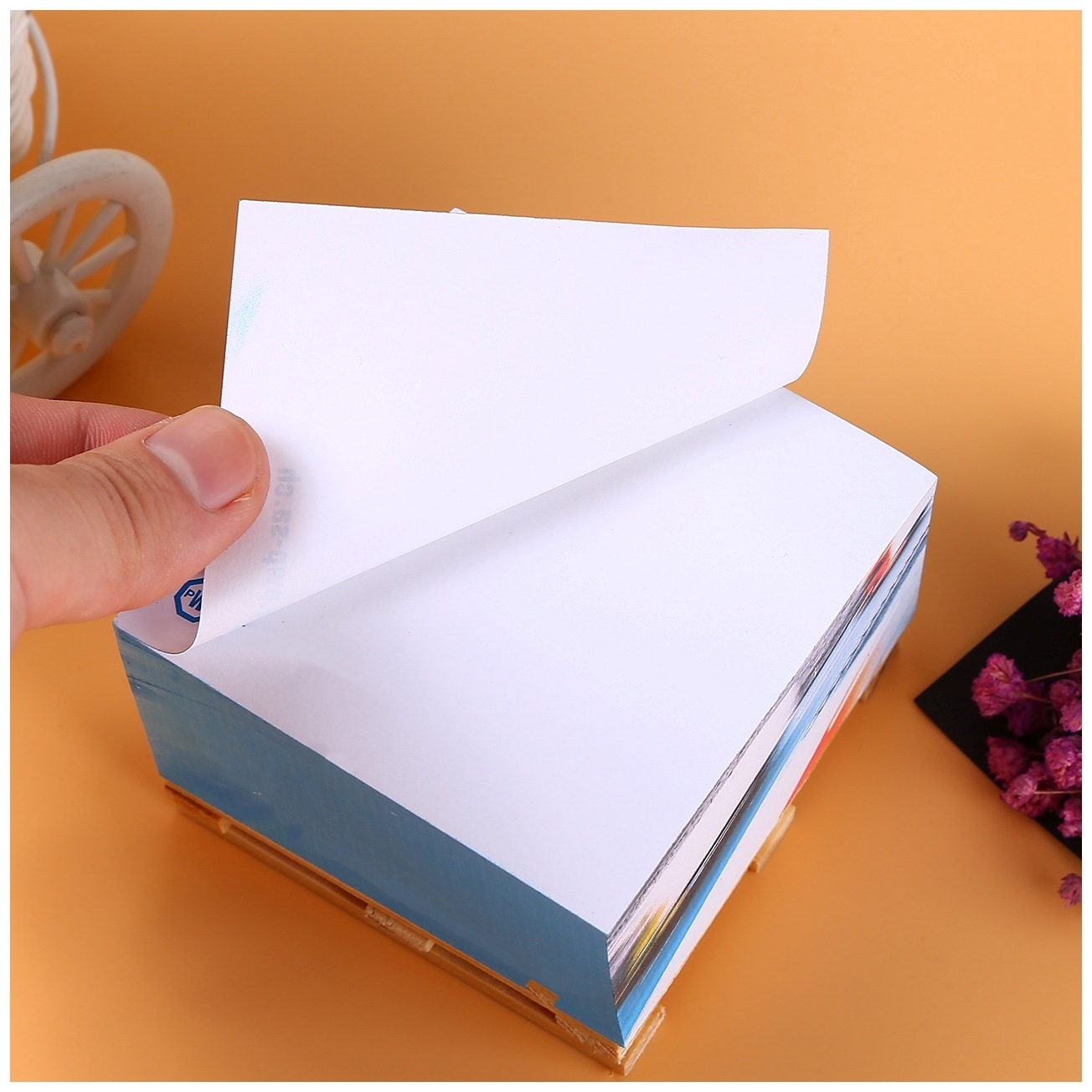 Sticky Paper Cube 1