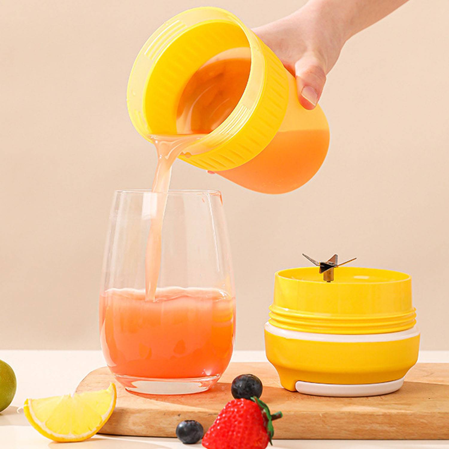Mini portable juicer Cup 8