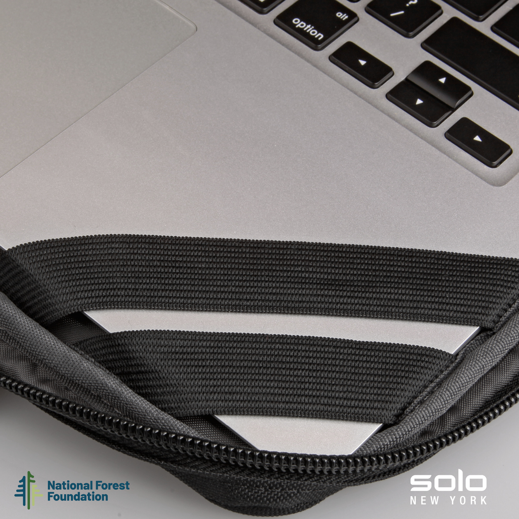Solo New York Secure-Fit 13.3" RPET Chromebook Case 8