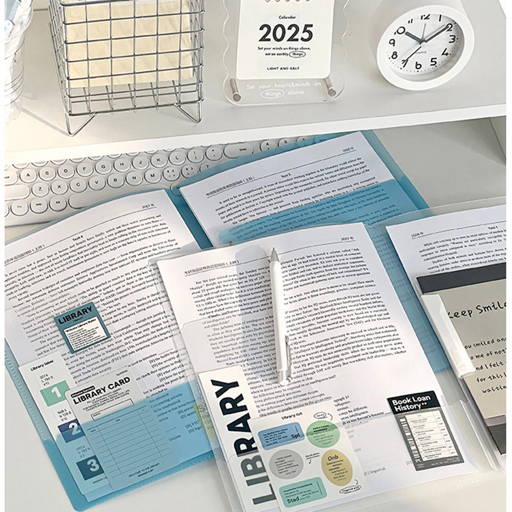 Multi-functional large-capacity gradient color folder 5