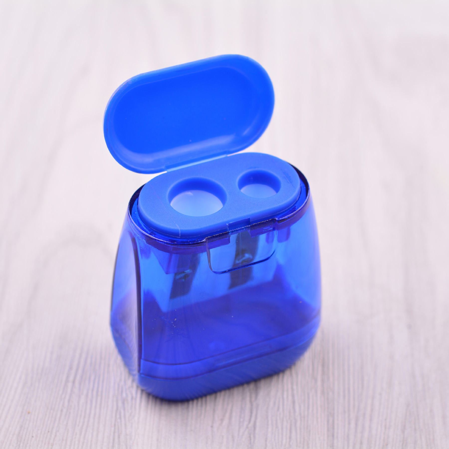 Dual Holes Pencil Sharpeners Manual With Lid 3