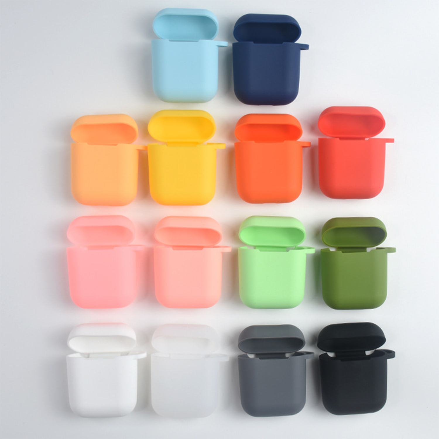 Earphone Case with Carabiner - Silicone, Compact Design 3