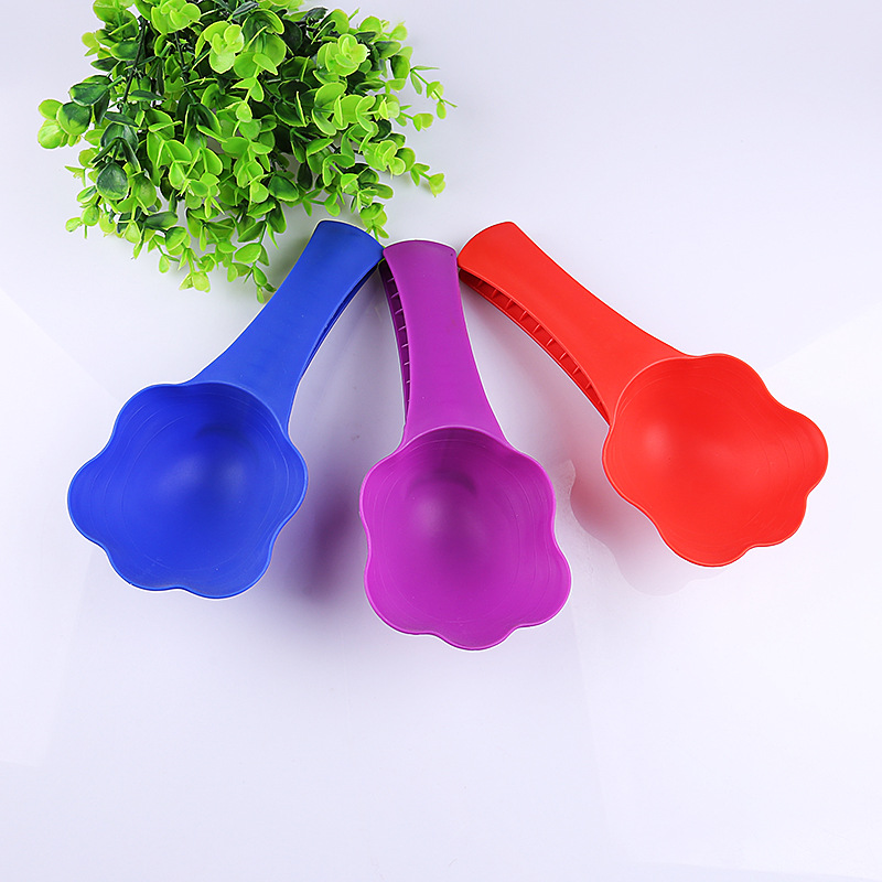 Pet Food Scoops With Clip 1