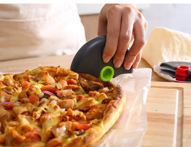 Pizza Cutter w/ Wheel Slicer and Plastic Protective Guard 4
