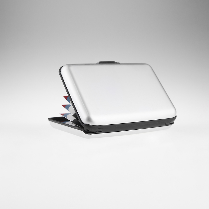 iPosh Aluminum Card Case (Silver)