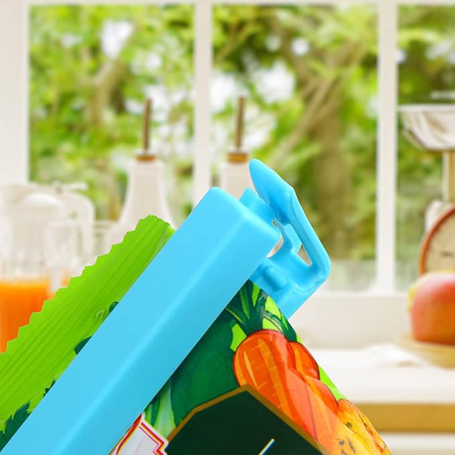 Creative And Cute Candy Colored Plastic Bag Sealing Clip 1