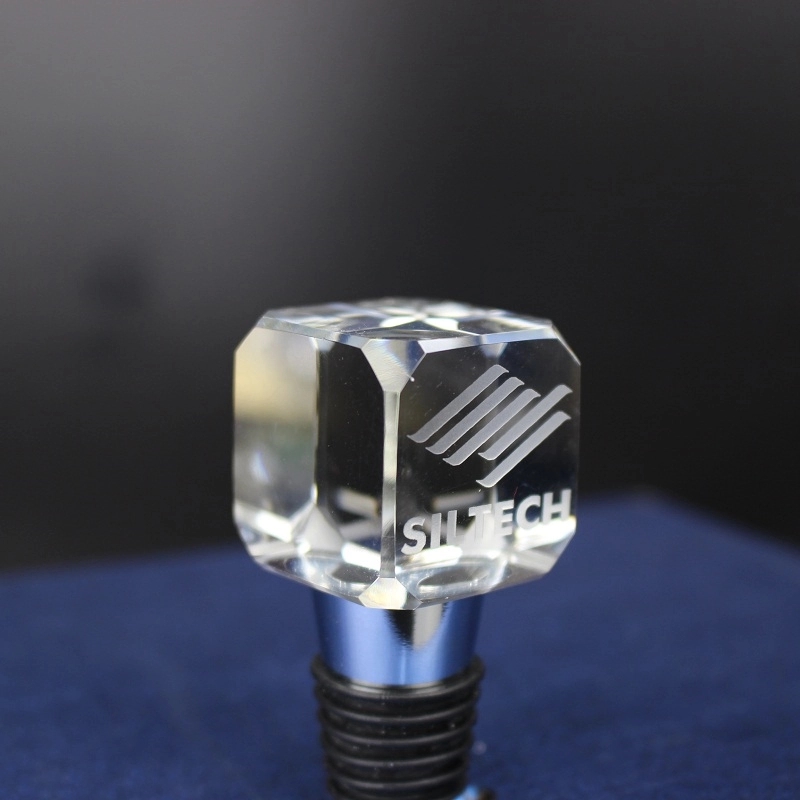 Crystal Square Wine Stopper 3