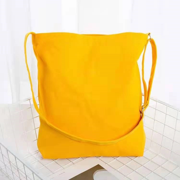 Canvas bag with adjustable straps 2