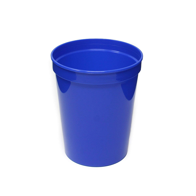 8 oz. Christmas Party Cup 12