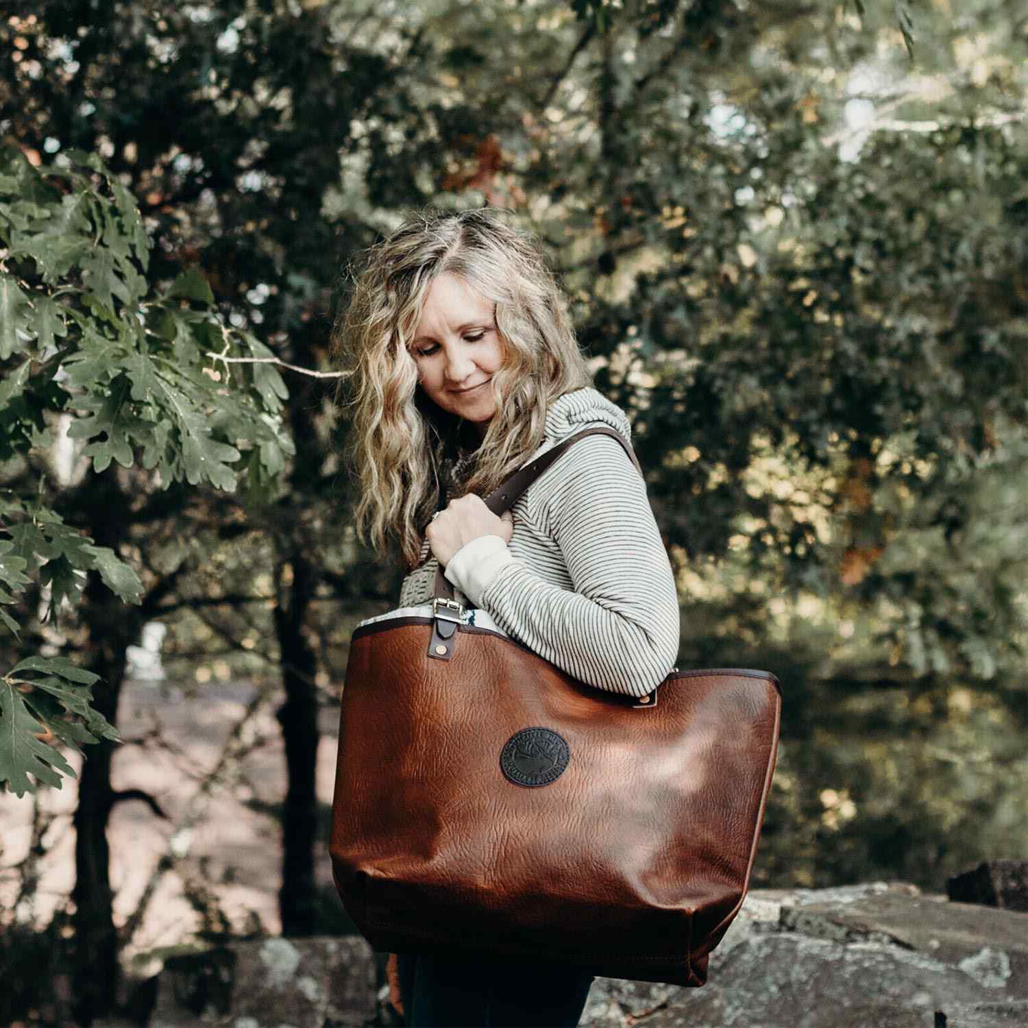 Duluth Pack™ Bison Leather Market Tote 7