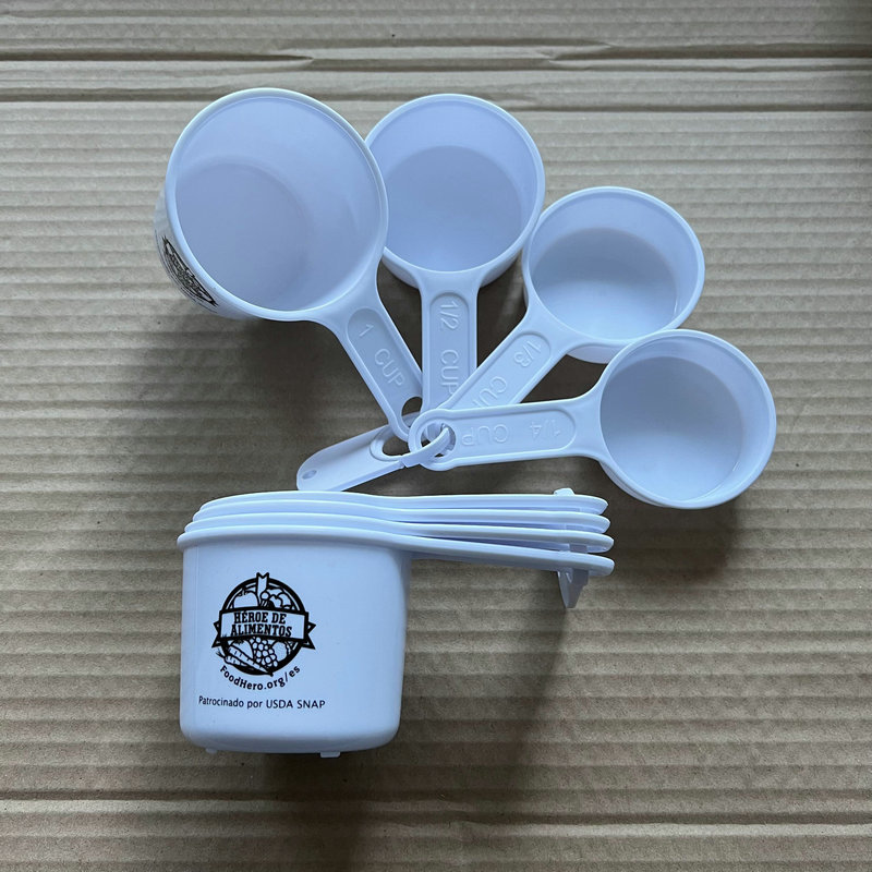 4-Piece Plastic Measuring Cup Set 2
