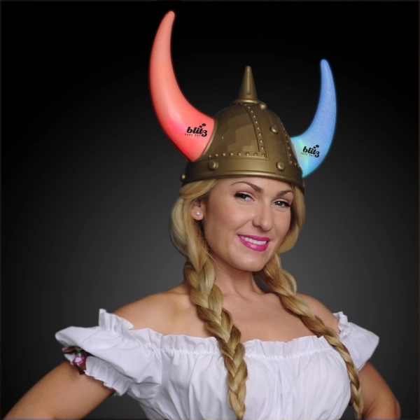 Viking helmet with light-up horns 3