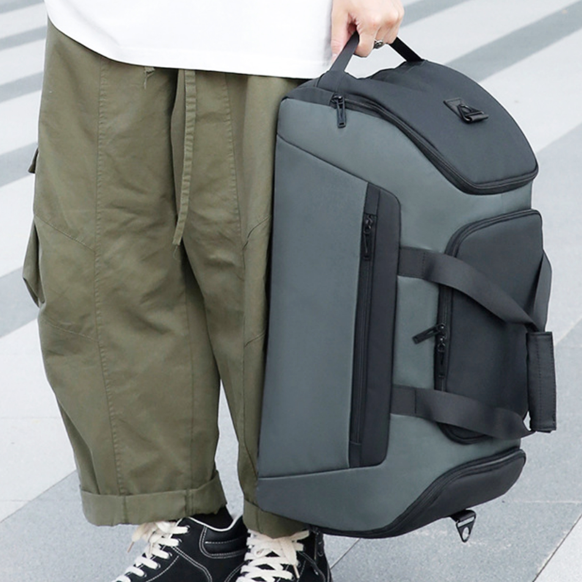 Travel Duffel Bag with Independent Shoe Compartment 3