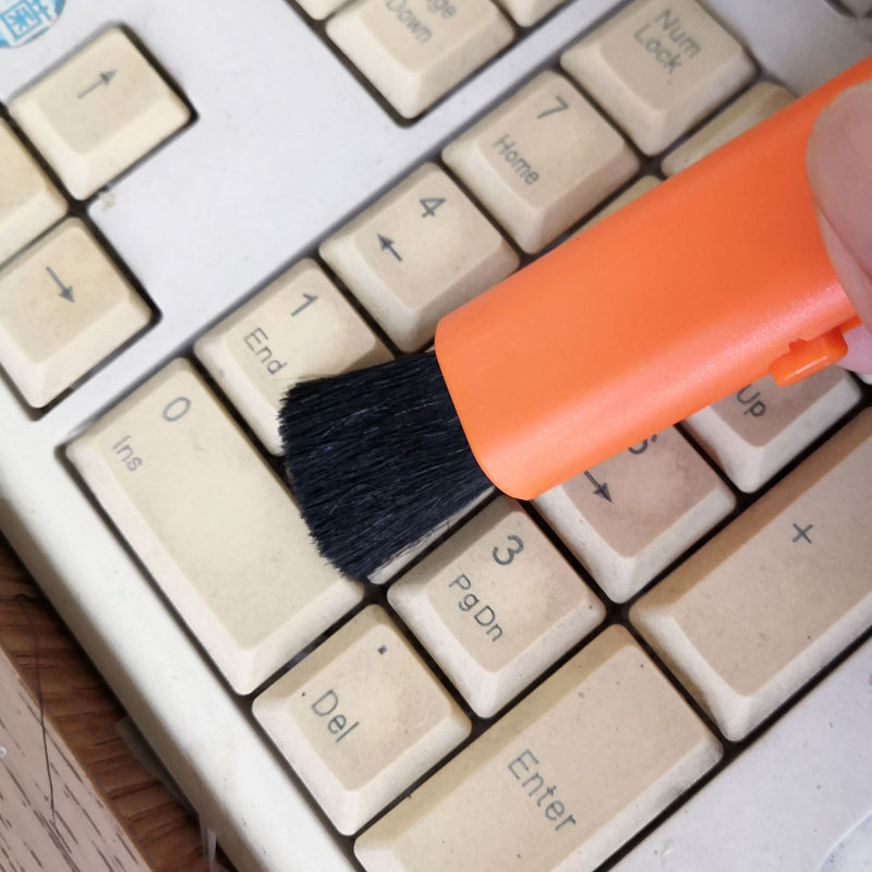 Computer/Cell Phone Cleaner 3