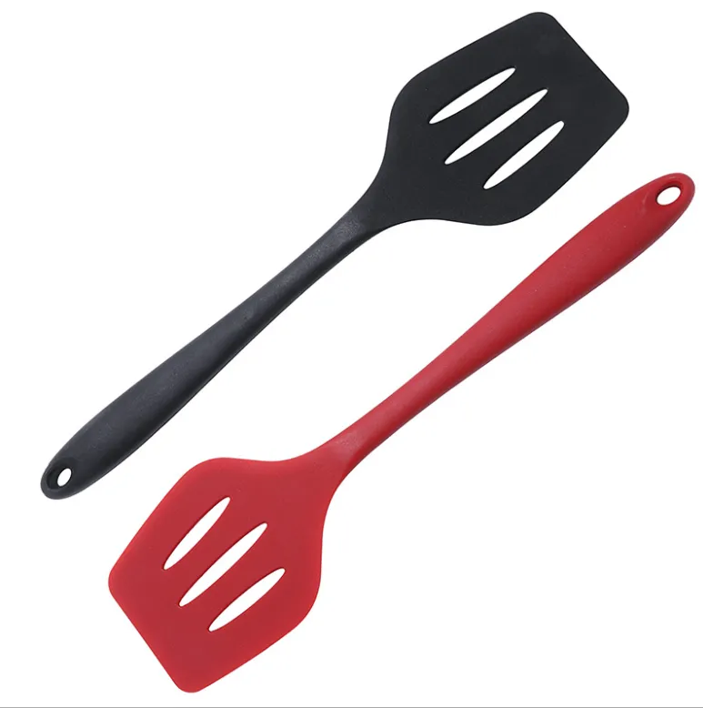 Silicone Small Leakage Shovel Kitchen Tool / Slotted Spatula 2