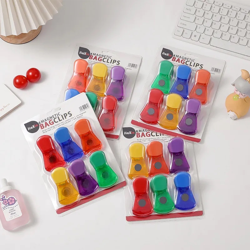 Translucent Magnetic Clip W/ Opaque Tips 3
