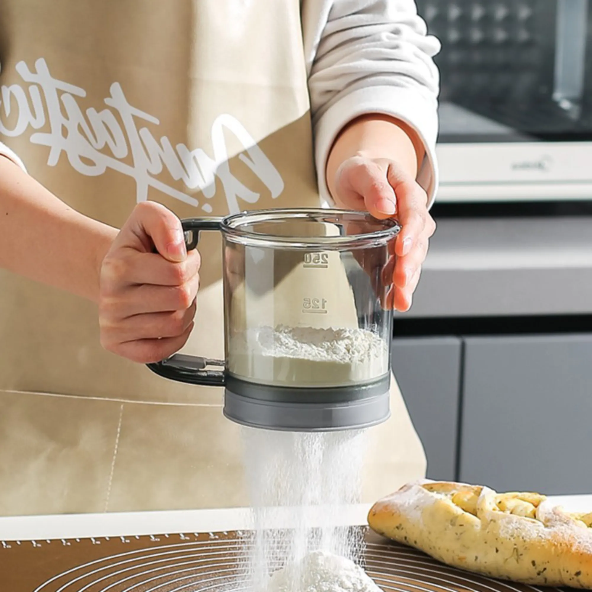 Cup - shaped Semi - automatic Hand - held Flour Sifter 2