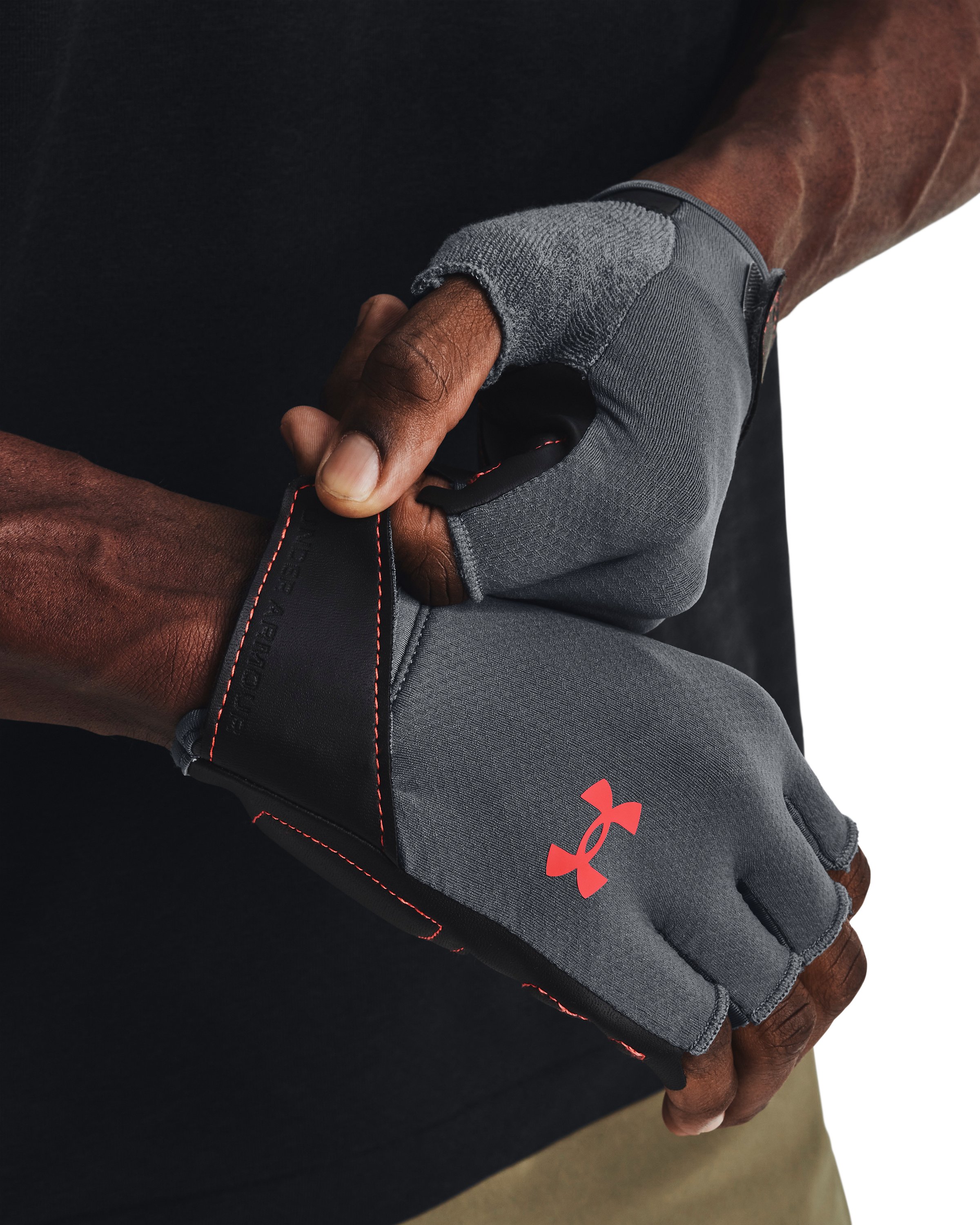 UA Training Men's Gloves 3