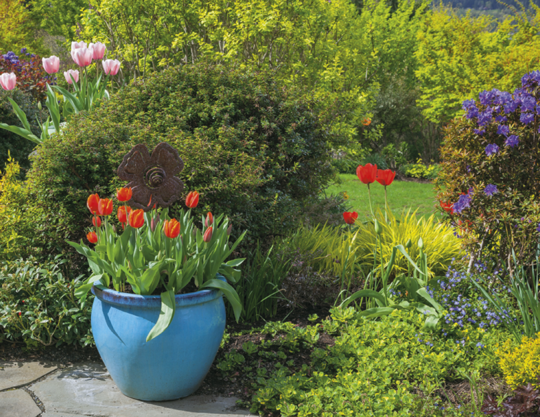 Good Value™ Garden Walk - Stapled Calendar 17
