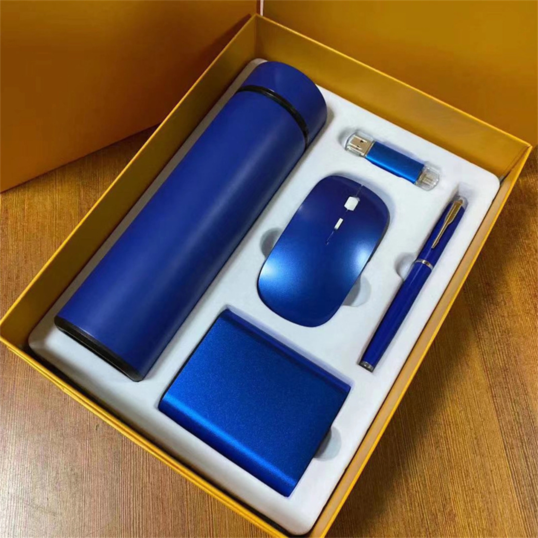 Custom Executive Gift Set 4