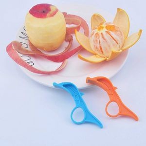 2 IN 1 Stainless Steel Fruit & Vegetable Peeler with Ring Holding Design 5