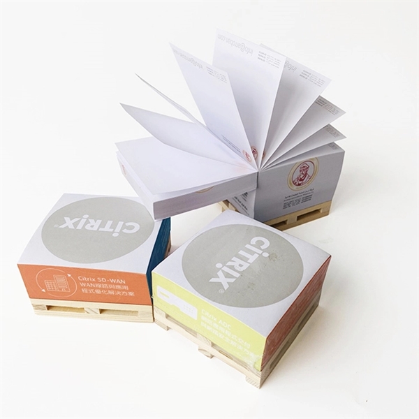 Sticky Note with Pallet