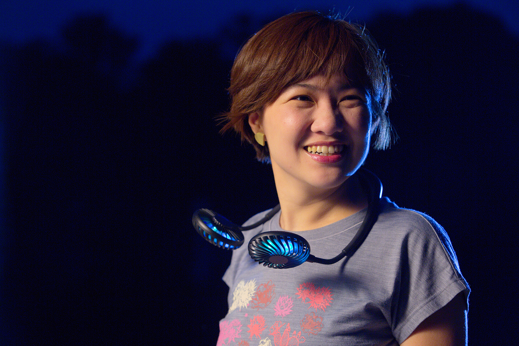 Dual Breeze Hands-Free Neck Fan with Mood Light 3
